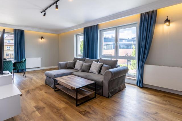 Leeloo Aparthotel Człuchów Екстериор снимка